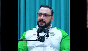 «پنجره‌ای» به هدیه رهبر انقلاب برای پدر و مادر روح‌الله رستمی قهرمان پاراوزنه‌برداری					 – خلیج مذهبی