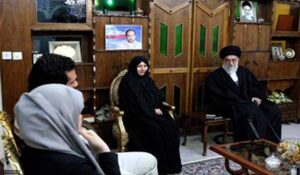 لحظاتی از حضور رهبر انقلاب در منزل شهید علی‌محمدی‌					 – نابند شیعه