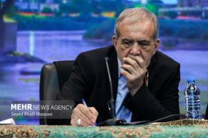 احساس زندانی شدن دارم اما از سویی لذت‌بخش است
 – نابند نیوز