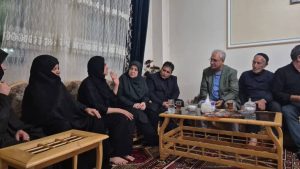 دیدار مهاجرانی و ربیعی با خانواده الهه حسین‌نژاد
 – نابند نیوز