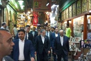 عراقچی از منطقه خان الخلیلی قاهره دیدن کرد
 – نابند نیوز